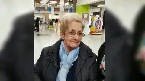 La anciana de La Línea atracada en una farmacia usa los donativos para comprar regalos a niños necesitados La anciana de La Línea atracada en una farmacia usa los donativos para comprar regalos a niños necesitados