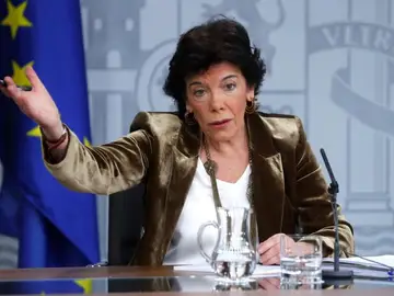 La ministra portavoz, Isabel Celáa, durante la rueda de prensa posterior al Consejo de Ministros La ministra portavoz, Isabel Celáa, durante la rueda de prensa posterior al Consejo de Ministros