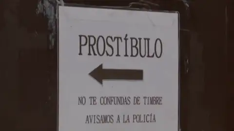 Dos prostíbulos frente a un colegio y una guardería Dos prostíbulos frente a un colegio y una guardería