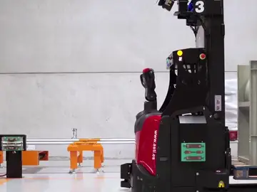 La fábrica sin cables, el lugar donde los robots y los humanos son compañeros de trabajo La fábrica sin cables, el lugar donde los robots y los humanos son compañeros de trabajo