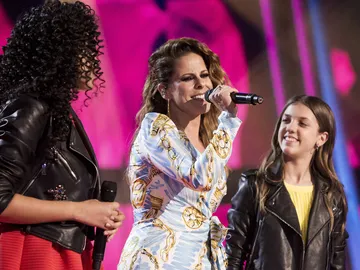 El plató se ilumina con la actuación de Pastora Soler cantando ‘La mala costumbre’ con Aysha Bengoetxea y Patricia García en la Final de ‘La Voz Kids’ El plató se ilumina con la actuación de Pastora Soler cantando ‘La mala costumbre’ con Aysha Bengoetxea y Patricia García en la Final de ‘La Voz Kids’