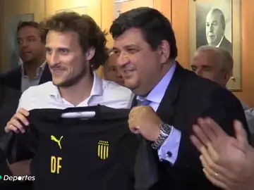 Diego Forlán, nuevo entrenador del Peñarol de Uruguay Diego Forlán, nuevo entrenador del Peñarol de Uruguay