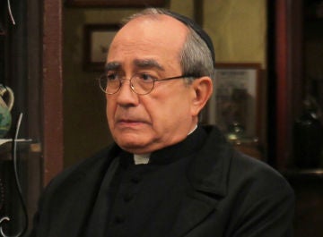 Mario Martín como Don Anselmo en 'El secreto de Puente Viejo'
