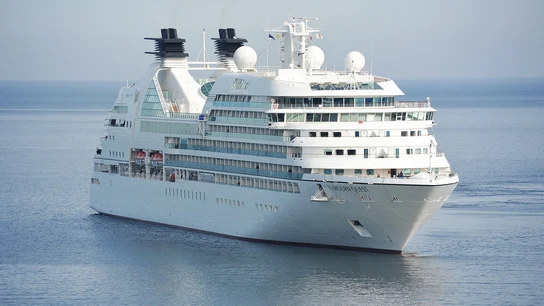 Un barco de crucero Un barco de crucero