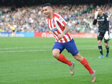 Correa celebra su gol ante el Betis