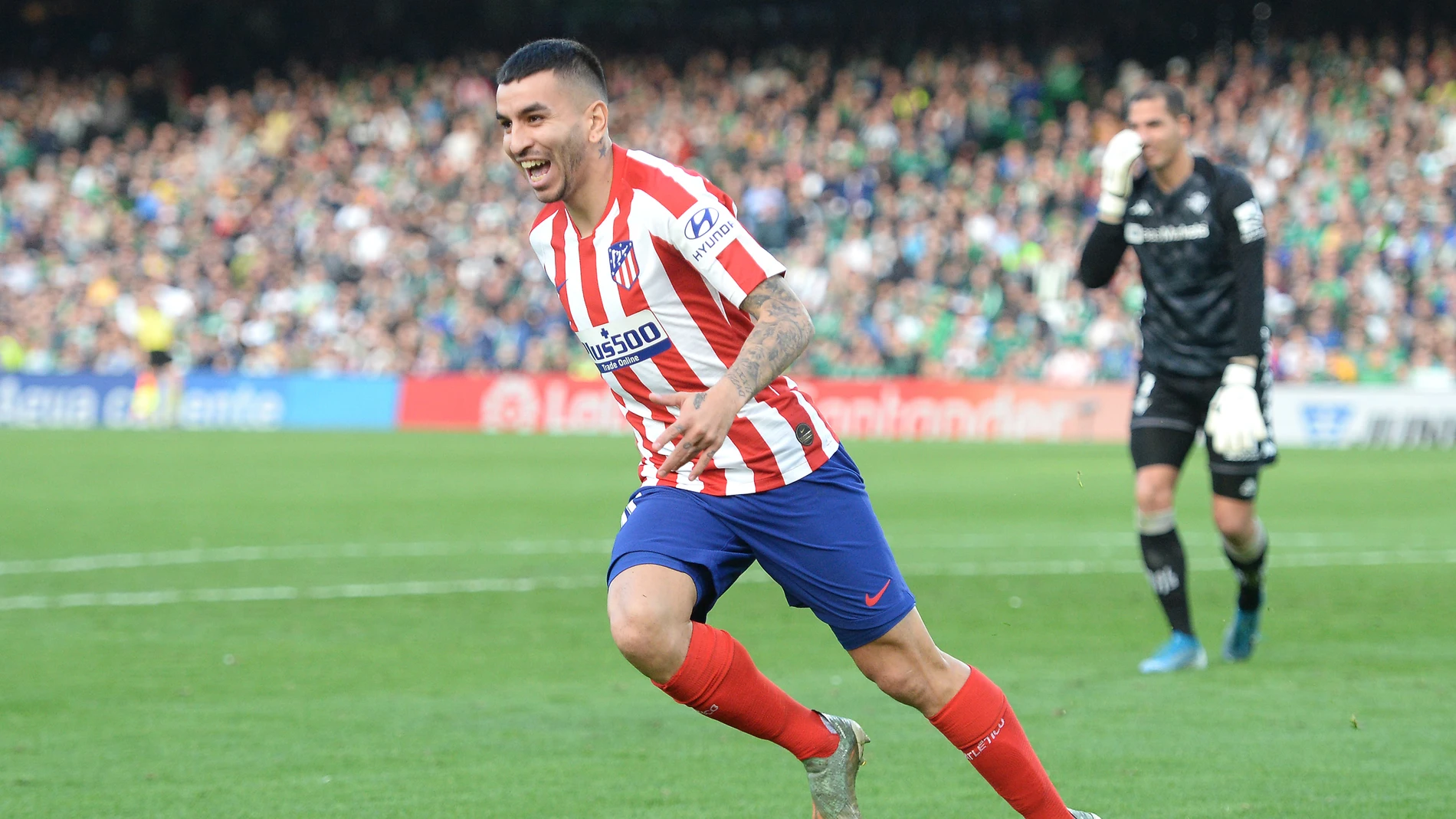 Correa celebra su gol ante el Betis Correa celebra su gol ante el Betis