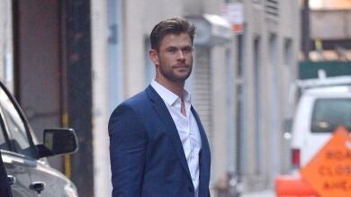 La foto de Chris Hemsworth con su hijo donde nos muestra qué le ha enseñado ya a hacer