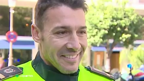 Unos ladrones son detenidos en Sevilla por un policía que resultó ser campeón del mundo de atletismo Unos ladrones son detenidos en Sevilla por un policía que resultó ser campeón del mundo de atletismo