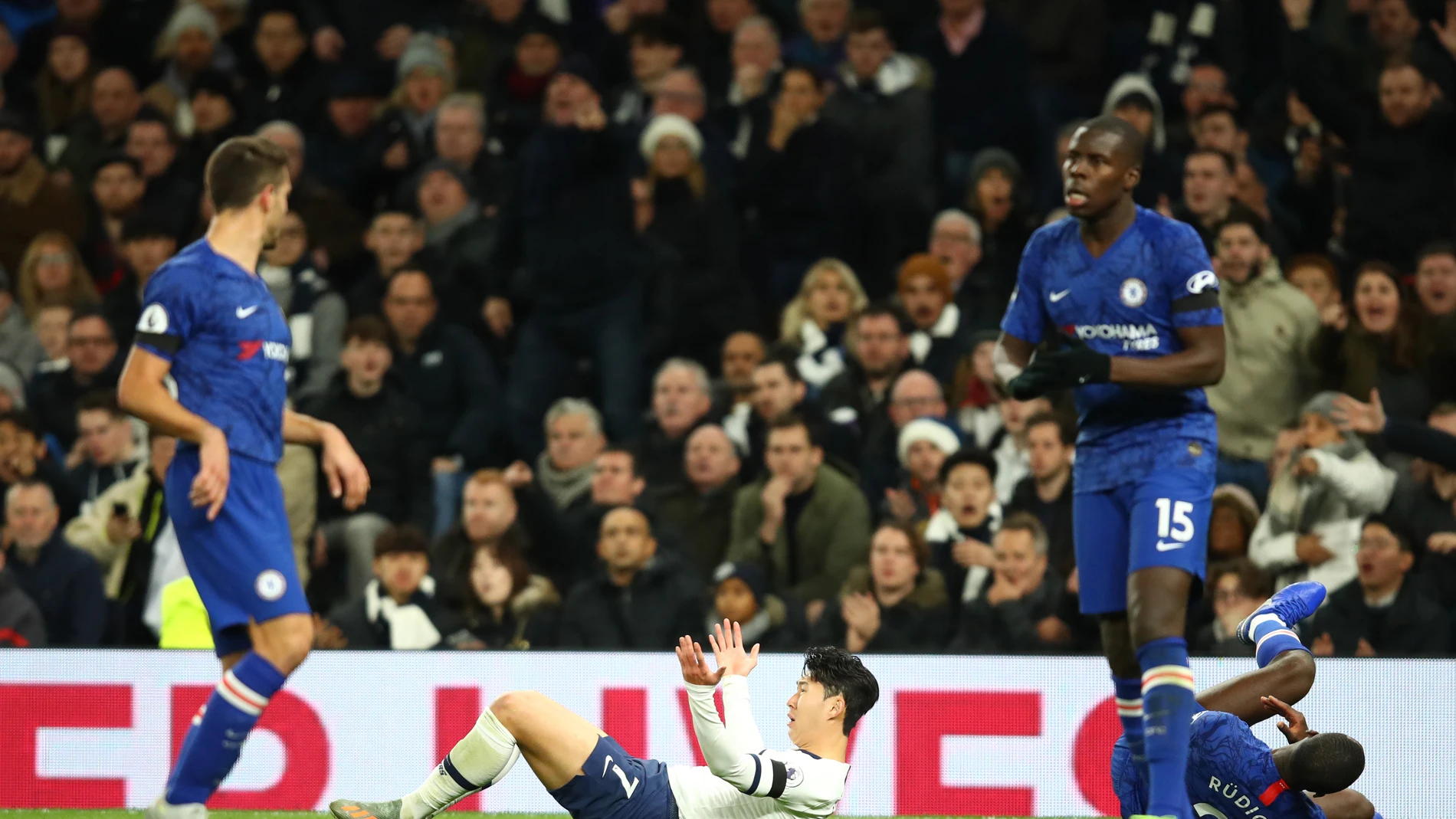 Rüdiger sufrió cánticos racistas en el derbi londinense Rüdiger sufrió cánticos racistas en el derbi londinense