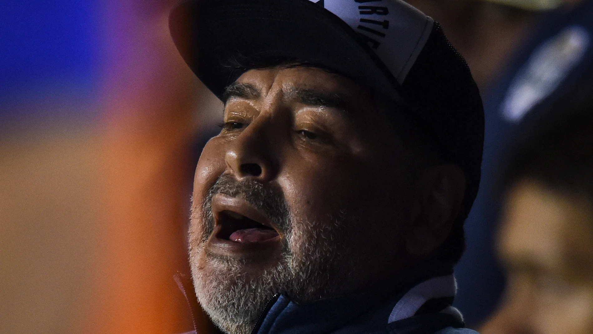 Diego Armando Maradona en los banquillos Diego Armando Maradona en los banquillos