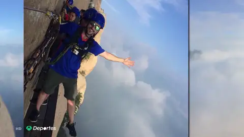 Hua Shan, la vía ferrata más peligrosa del mundo que recorren miles de turistas y peregrinos cada año Hua Shan, la vía ferrata más peligrosa del mundo que recorren miles de turistas y peregrinos cada año
