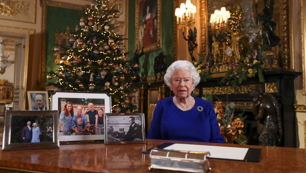 Isabel II insta a avanzar hacia la reconciliación tras un año accidentado