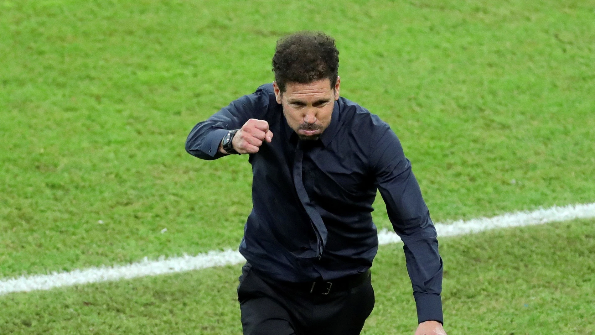 Simeone celebra un gol de su equipo ante el Barcelona Simeone celebra un gol de su equipo ante el Barcelona