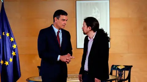 laSexta Noticias 20:00 (09-01-20) El Gobierno asegura que "solo han hablado con Unidas Podemos de sus ministerios" laSexta Noticias 20:00 (09-01-20) El Gobierno asegura que "solo han hablado con Unidas Podemos de sus ministerios"