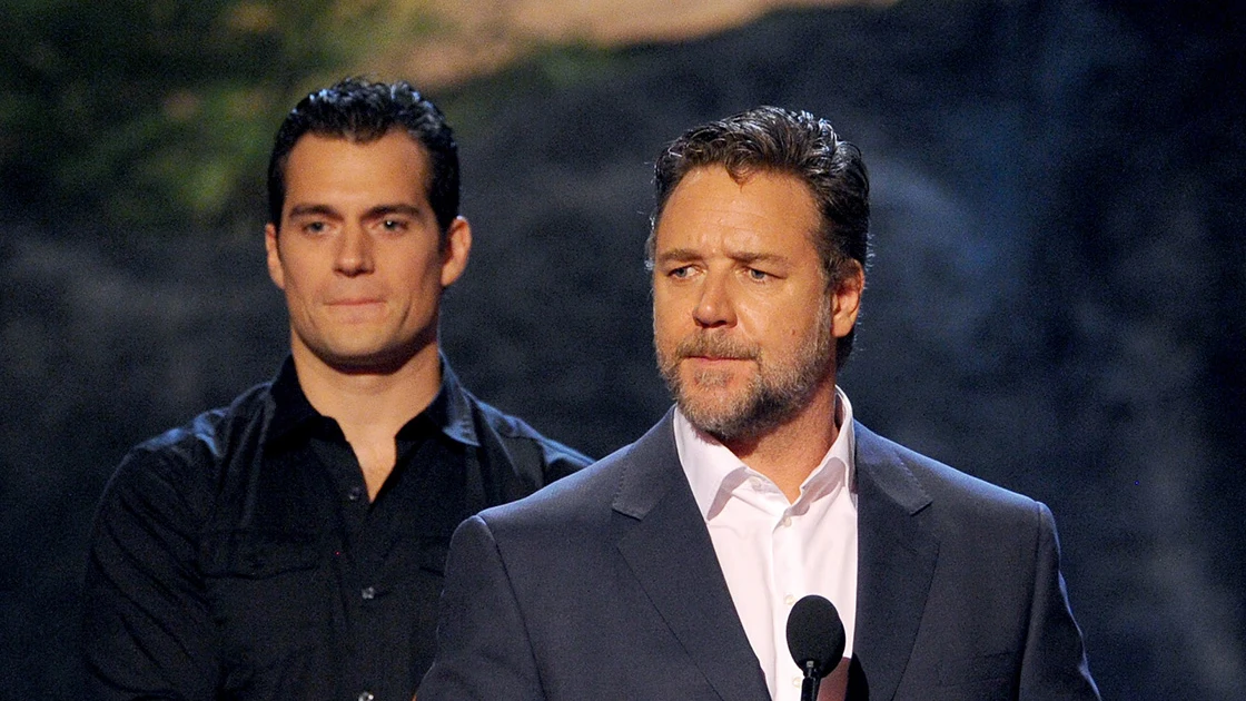 Henry Cavill junto a Russell Crowe