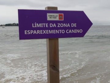 Señal de espacio de esparcimiento canino