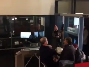 Sentada de Hogar Social Madrid en la sede del PSOE en Ferraz Sentada de Hogar Social Madrid en la sede del PSOE en Ferraz