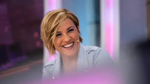 Cristina Pardo da las claves del nuevo Gobierno de Pedro Sánchez en 'El Hormiguero 3.0' Cristina Pardo da las claves del nuevo Gobierno de Pedro Sánchez en 'El Hormiguero 3.0'
