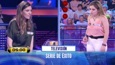 ¿Caerías por la trampilla? Duelo definitivo con un 'Adivina' sobre televisión en '¡Ahora caigo!' 