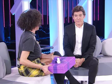 Rocío Madrid sorprende a Manel Fuentes en ‘Tu cara me suena’ con un emotivo regalo que les unió Rocío Madrid sorprende a Manel Fuentes en ‘Tu cara me suena’ con un emotivo regalo que les unió