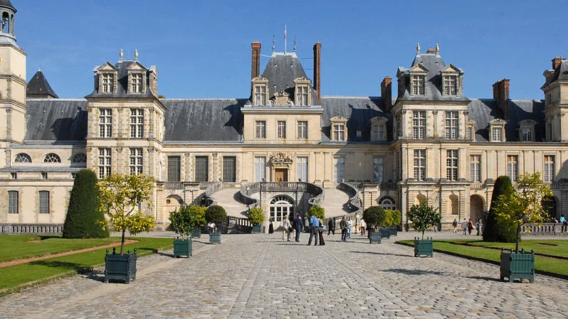 Los espa&ntilde;oles que planeaban el robo en el castillo de Fontainebleau trabajaban para la mafia China