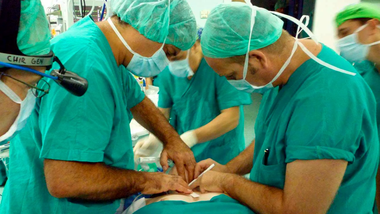Operación para trasplantar un órgano Operación para trasplantar un órgano