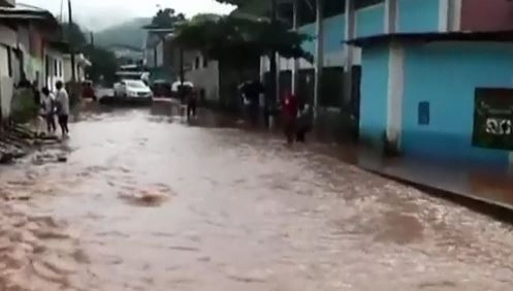 Las lluvias torrenciales en Perú dejan al menos un treintena de muertos