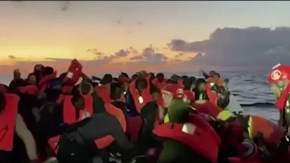 Rescatan a 120 inmigrantes en un s&oacute;lo d&iacute;a