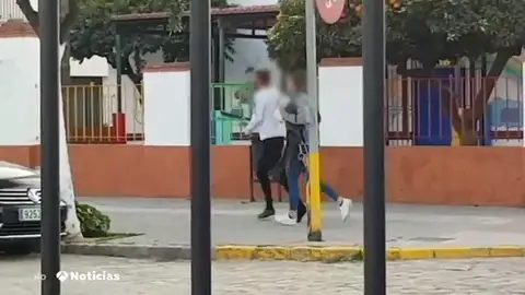 Un hombre siembra el pánico con una catana en Coria del Río Un hombre siembra el pánico con una catana en Coria del Río