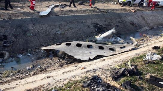 Imagen de los restos del avi&oacute;n derribado en Teher&aacute;n