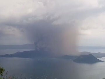 Volcán Taal en Filipinas