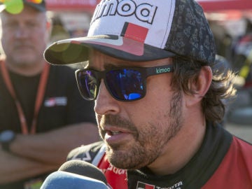 Fernando Alonso, ante los medios