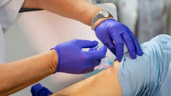 A3 Noticias de la ma&ntilde;ana (12-04-21) Esta semana habr&aacute; en Espa&ntilde;a m&aacute;s vacunados con la pauta completa que contagiados de coronavirus