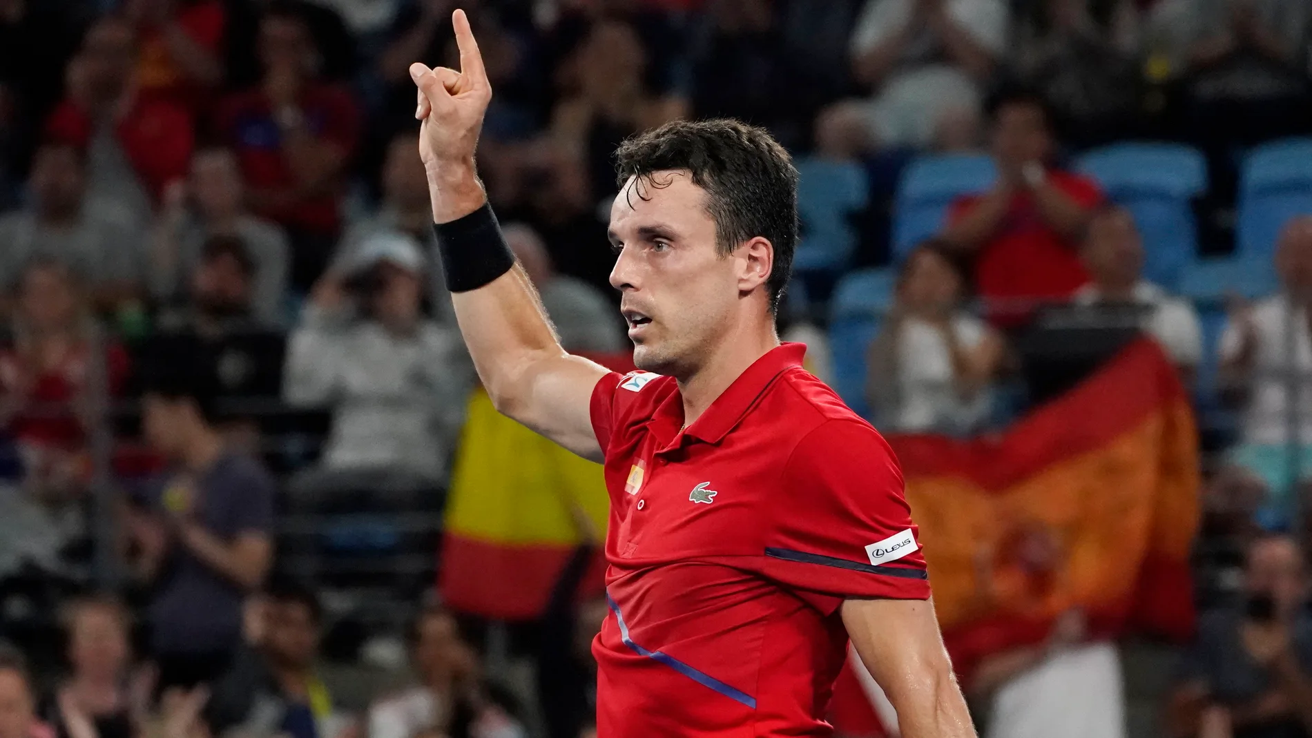 Bautista gana el primer punto de la final Bautista gana el primer punto de la final