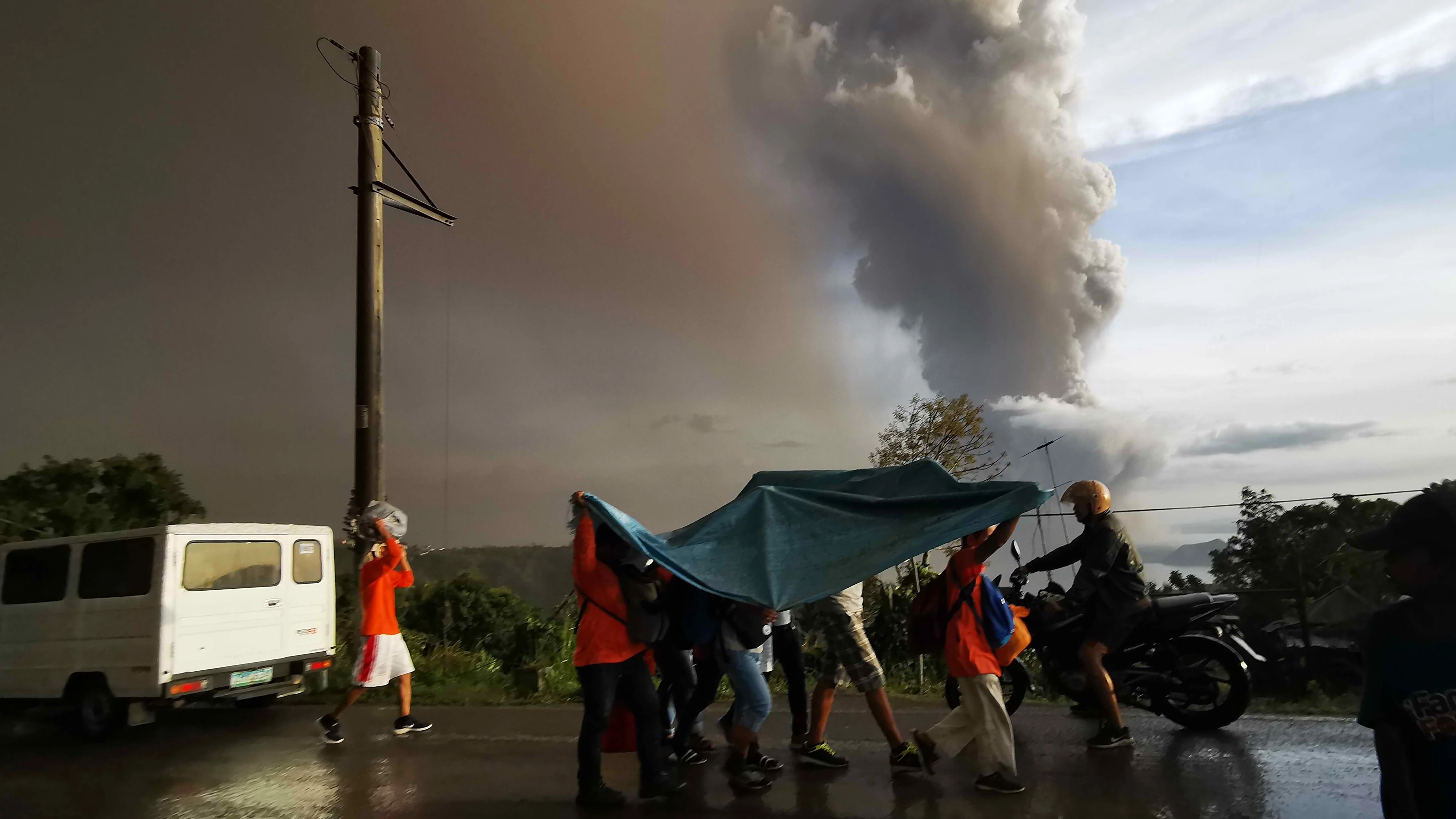 Evacuación por el volcán Taal, en Filipinas Evacuación por el volcán Taal, en Filipinas