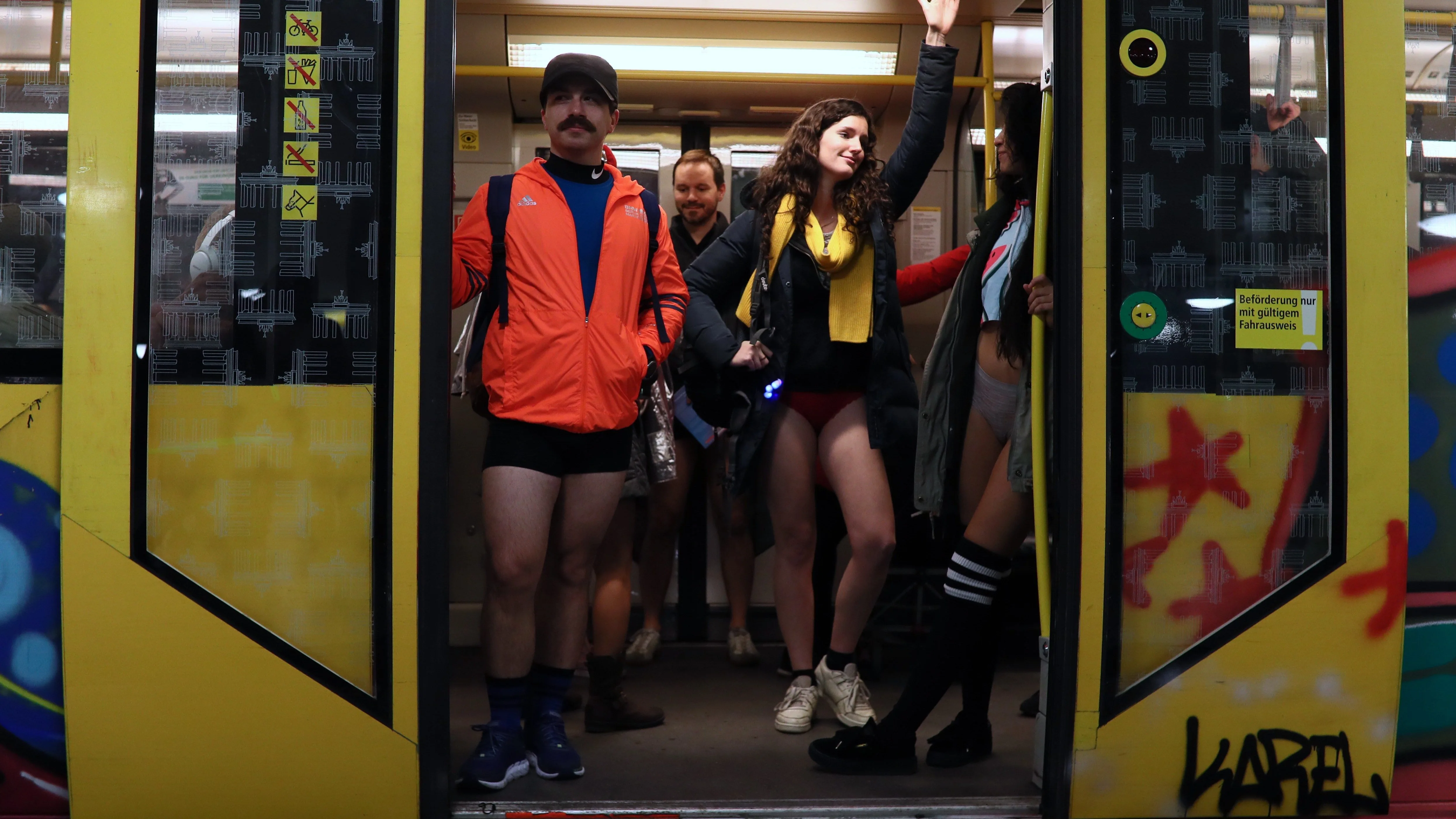D&iacute;a sin pantalones en el Metro