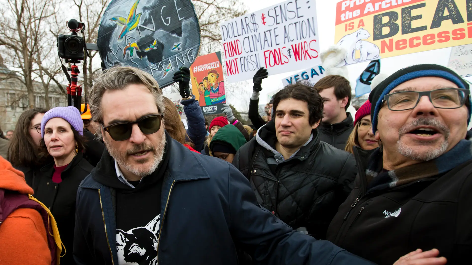 Joaquin Phoenix en una manifestación por el clima