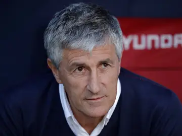 Quique Setién, durante un partido Quique Setién, durante un partido