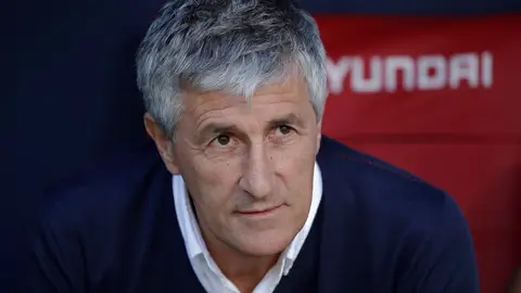 Quique Setién, durante un partido Quique Setién, durante un partido