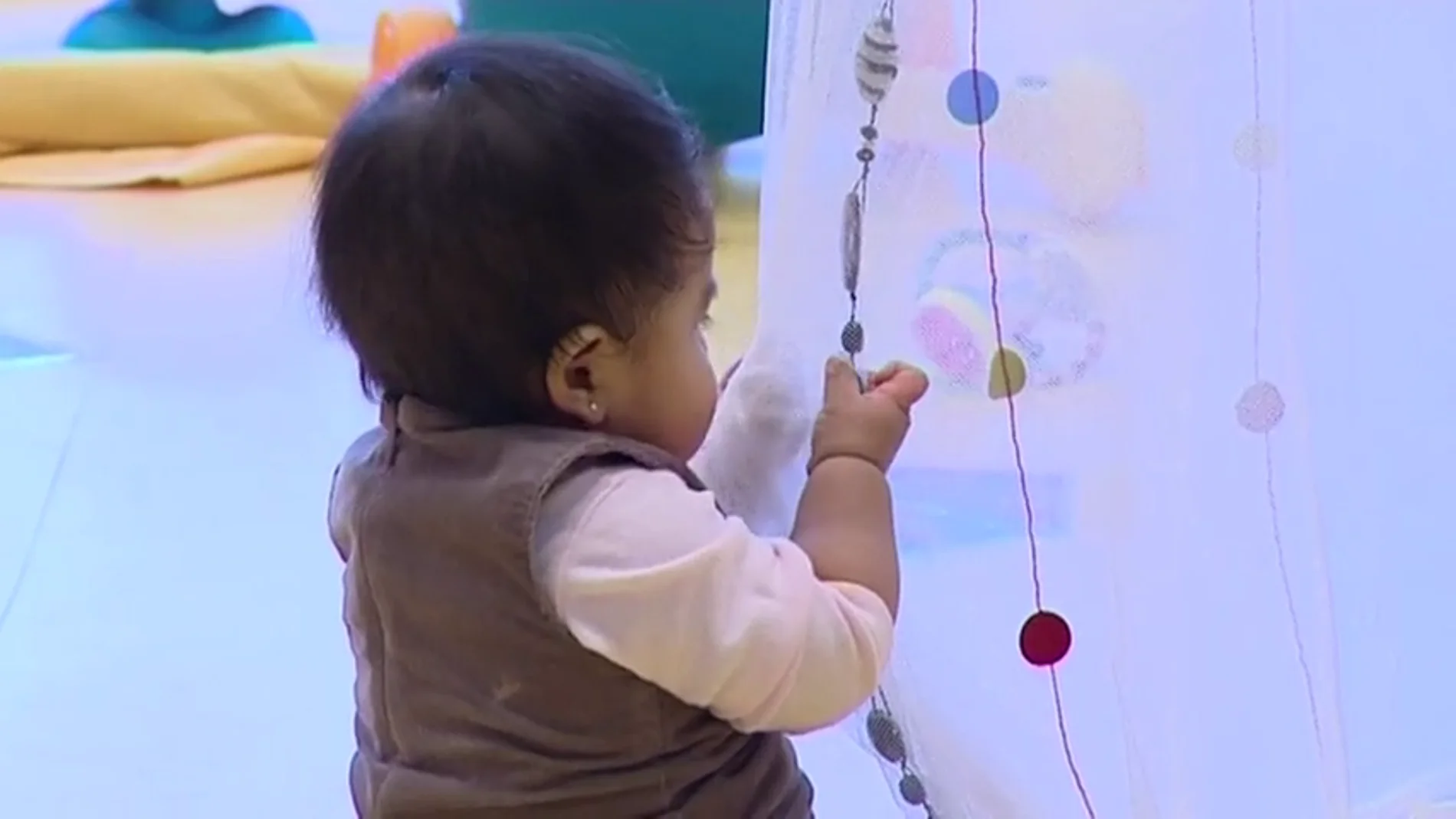 Muere una niña de tres años porque su madre la dejó sola sin agua ni comida para irse de fiesta con los amigos Muere una niña de tres años porque su madre la dejó sola sin agua ni comida para irse de fiesta con los amigos