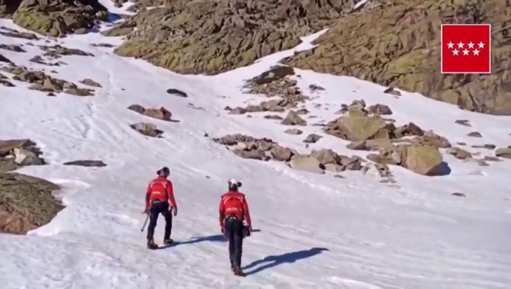 Muere un montañero en Peñalara al precipitarse 300 metros por una ladera helada