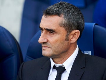 Vota, ¿debería el Barcelona destituir a Ernesto Valverde como entrenador?