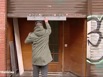 Un club de drogas desata la guerra entre los vecinos que se niegan a convivir con un local así Un club de drogas desata la guerra entre los vecinos que se niegan a convivir con un local así