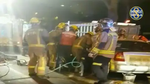 Accidente con varios heridos en Sevilla Accidente con varios heridos en Sevilla