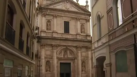 Sacerdote detenido por enviar contenido sexual a una menor Sacerdote detenido por enviar contenido sexual a una menor