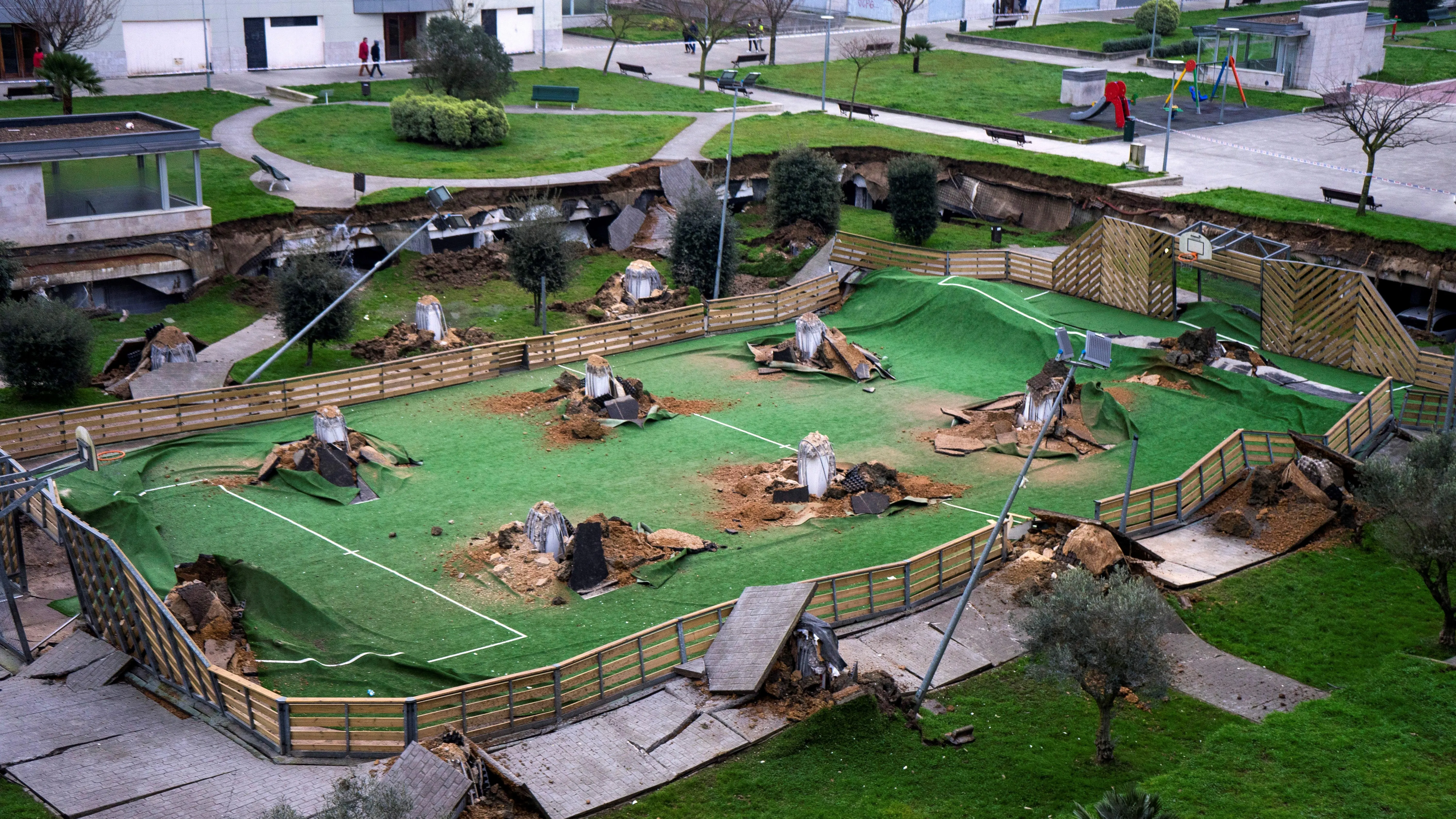 Hundimiento de un parque en Santander Hundimiento de un parque en Santander