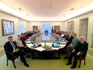 Reunión del primer consejo de ministros de Pedro Sánchez