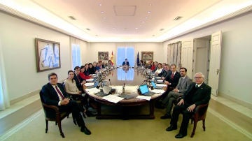Reunión del primer consejo de ministros de Pedro Sánchez