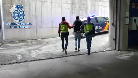 Detenido un hombre que robaba con violencia a ancianas en Madrid Detenido un hombre que robaba con violencia a ancianas en Madrid