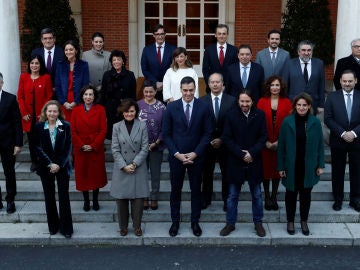 Foto de familia del Gobierno de coalición de PSOE y Unidas Podemos